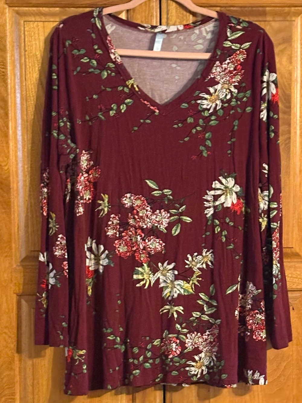 Women's Floral V-Neck Long Sleeve Tunic- Burgundy 3X